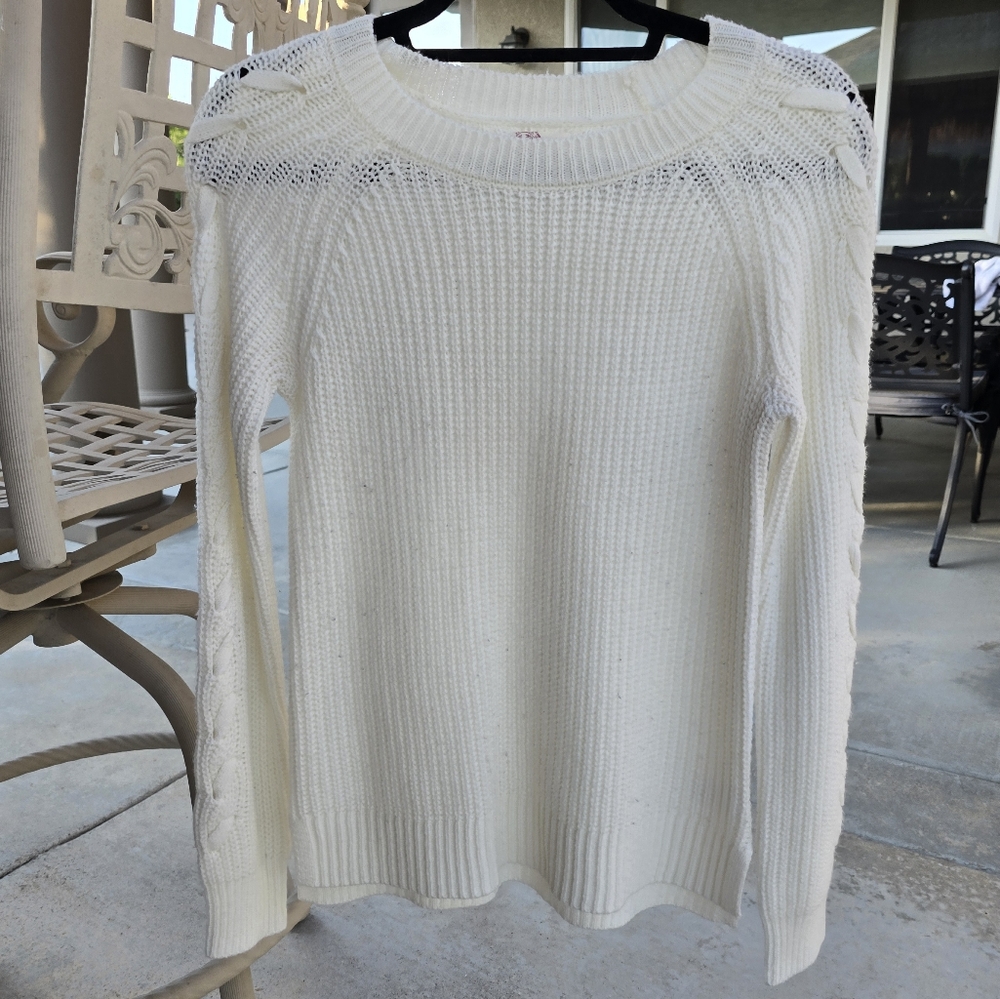 Women's White Knit Shirt